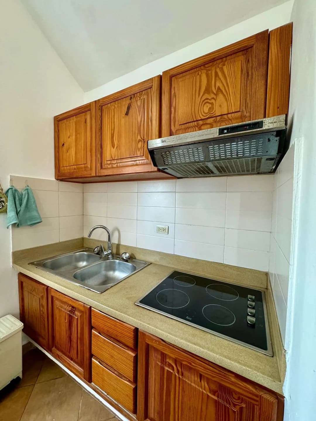 Spacious 2-bedroom penthouse with private patios in Los Corales
